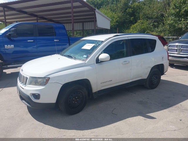 Jeep 2014 2014 1C4NJDCB7ED728390 Image 2