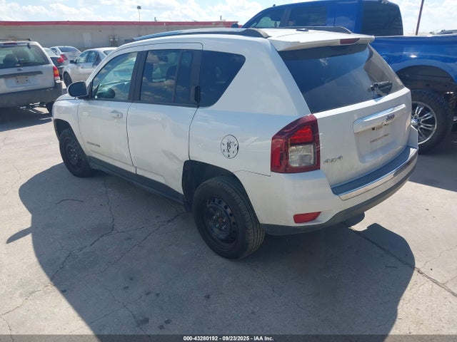 Jeep 2014 2014 1C4NJDCB7ED728390 Image 3
