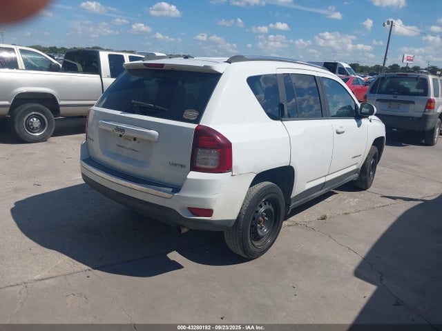 Jeep 2014 2014 1C4NJDCB7ED728390 Image 4