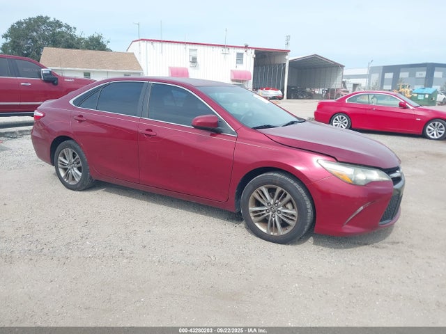 43280203 :رقم المزاد ، 4T1BF1FK4HU730824 vin ، 2017 Toyota Camry Se مزاد بيع