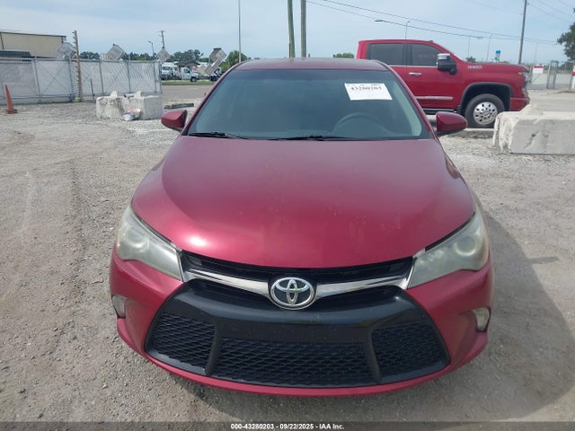 43280203 :رقم المزاد ، 4T1BF1FK4HU730824 vin ، 2017 Toyota Camry Se مزاد بيع
