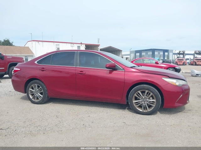 43280203 :رقم المزاد ، 4T1BF1FK4HU730824 vin ، 2017 Toyota Camry Se مزاد بيع