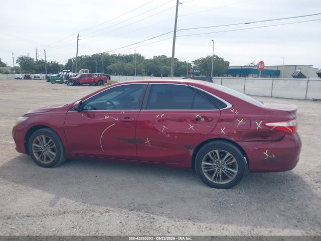 43280203 :رقم المزاد ، 4T1BF1FK4HU730824 vin ، 2017 Toyota Camry Se مزاد بيع
