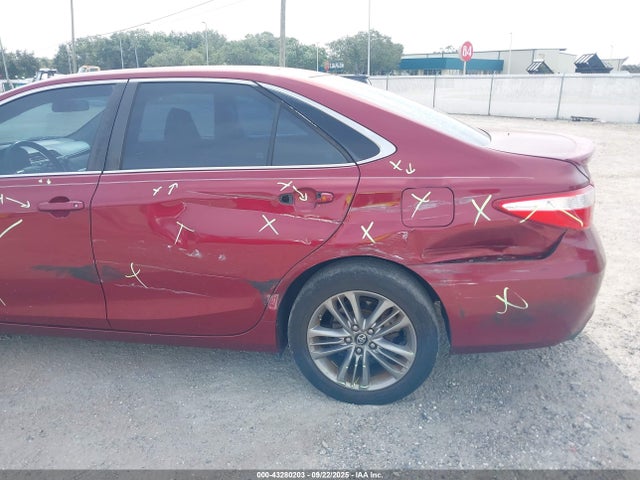 43280203 :رقم المزاد ، 4T1BF1FK4HU730824 vin ، 2017 Toyota Camry Se مزاد بيع