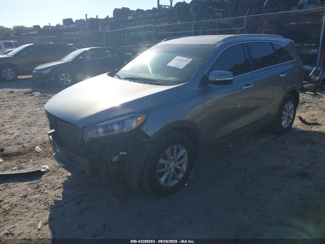 2017 KIA SORENTO 5XYPG4A38HG187584 Photo 1