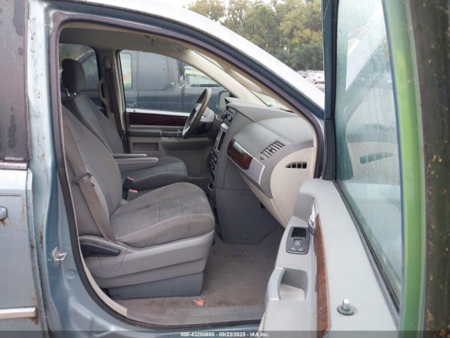 2010 CHRYSLER TOWN & COUNTRY 2A4RR5D16AR491981 Photo 4