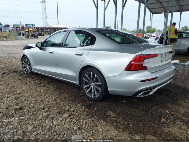 2022 VOLVO S60 7JRL12TZ9NG174424 Photo 2