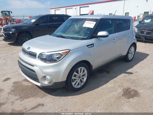 KIA g 2018 KNDJP3A50J7512409 Image 2
