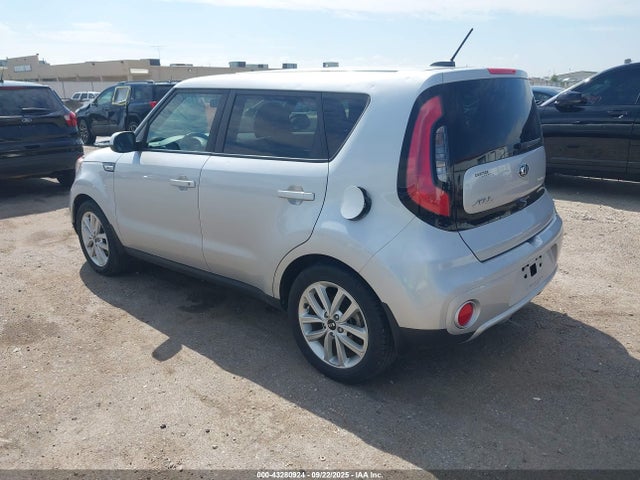 KIA g 2018 KNDJP3A50J7512409 Image 3