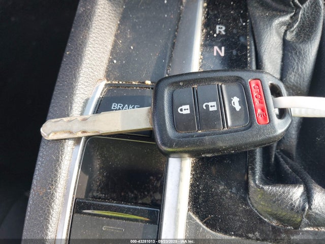 43281013 :رقم المزاد ، 2HGFC4B67KH303531 vin ، 2019 Honda Civic Lx مزاد بيع