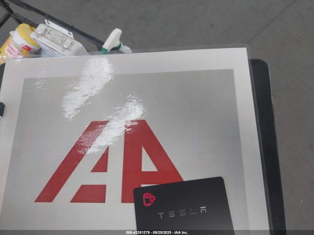 Tesla 2018 2018 5YJ3E1EB6JF117213 Image 11