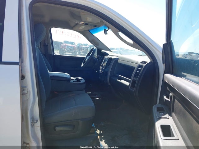 3C6UR5HJ3JG379551 RAM 2500