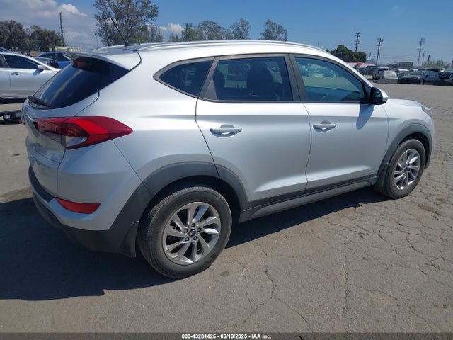 Hyundai 2016 2016 KM8J33A43GU201243 Image 4