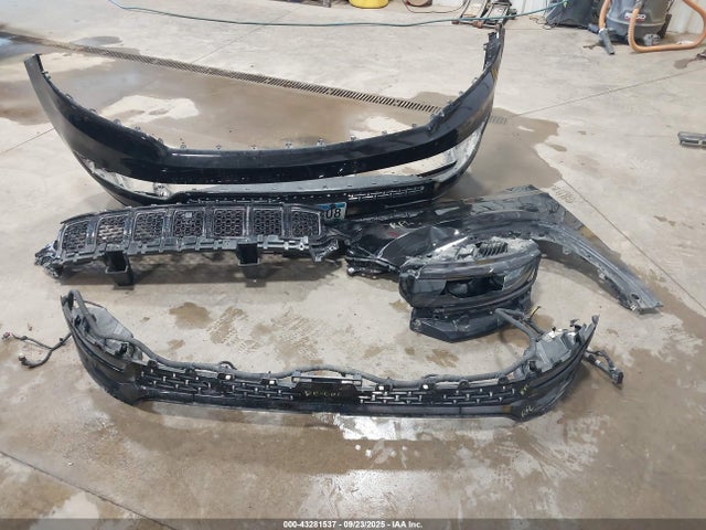 Jeep Grand Wagoneer L 2024 1C4SJSFP7RS130820 Image 12