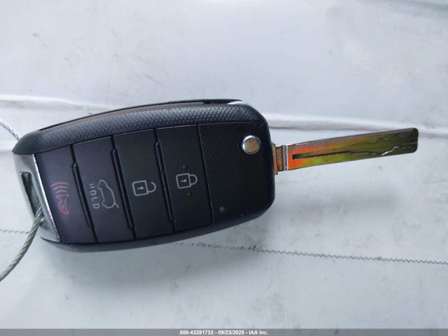 KIA dohc gdi nu 2016 KNDJP3A56G7846338 Image 11