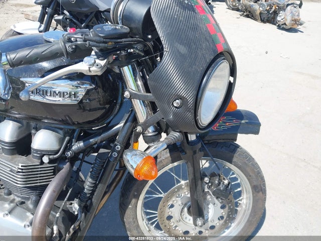 Triumph Motorcycle Thruxton 2014 SMT920K18ET655599 Image 15