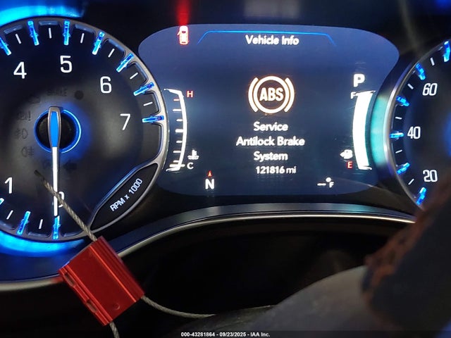 43281864 :رقم المزاد ، 2C4RC1EG1JR130256 vin ، 2018 Chrysler Pacifica Touring L Plus مزاد بيع
