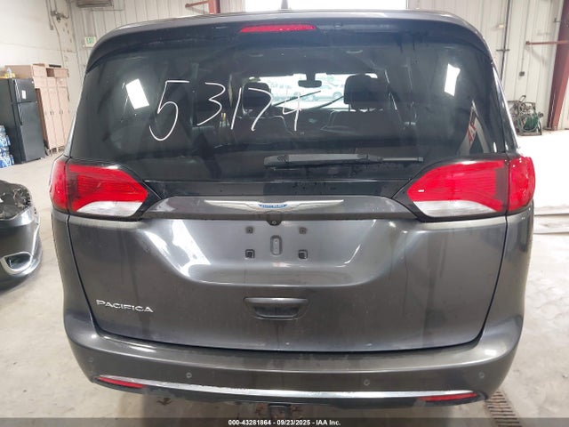 43281864 :رقم المزاد ، 2C4RC1EG1JR130256 vin ، 2018 Chrysler Pacifica Touring L Plus مزاد بيع