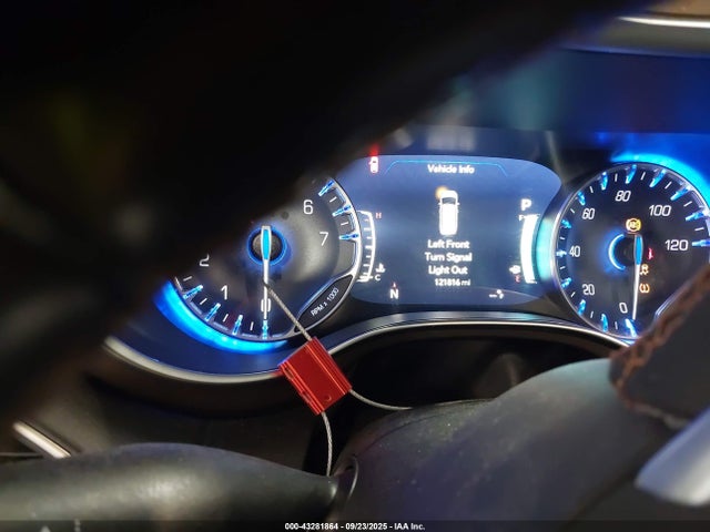 43281864 :رقم المزاد ، 2C4RC1EG1JR130256 vin ، 2018 Chrysler Pacifica Touring L Plus مزاد بيع