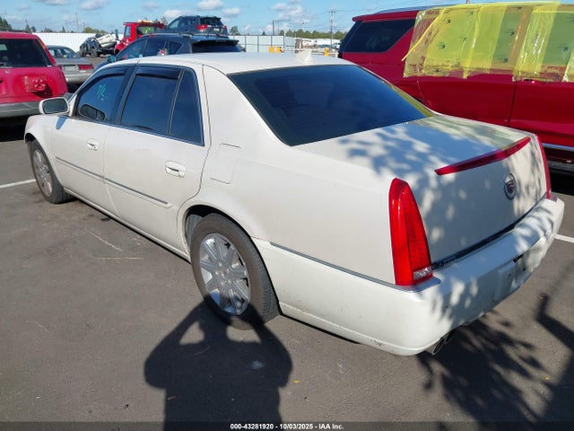 2011 CADILLAC DTS 1G6KH5E67BU148222 Photo 2