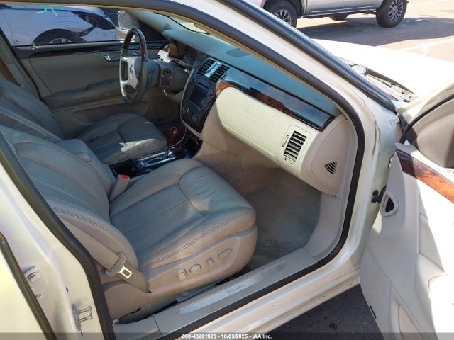 2011 CADILLAC DTS 1G6KH5E67BU148222 Photo 4