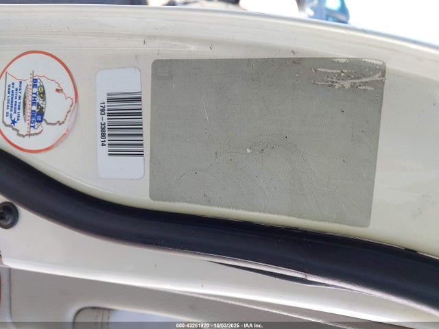 2011 CADILLAC DTS 1G6KH5E67BU148222 Photo 8