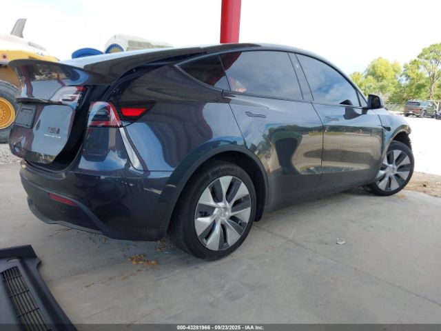 2024 TESLA MODEL Y 7SAYGDEDXRF094603 Photo 3
