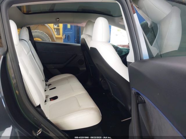 2024 TESLA MODEL Y 7SAYGDEDXRF094603 Photo 7