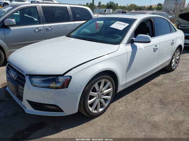 2013 AUDI A4 WAUFFAFL6DA184258 Photo 1