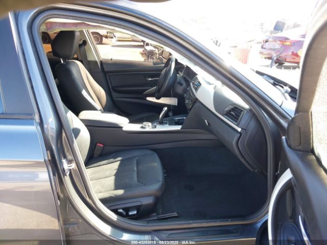 2018 BMW 320I WBA8A3C55JA489500 Photo 4