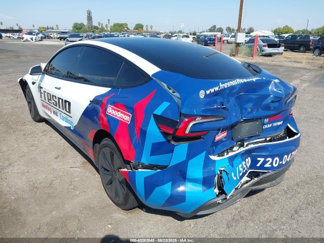 2025 TESLA MODEL 3 5YJ3E1EAXSF012425 Photo 2