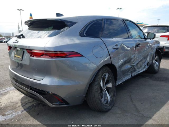 2024 JAGUAR F-PACE SADCT2EX9RA736663 Photo 3