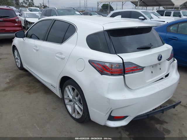 2016 LEXUS CT 200H JTHKD5BH4G2263201 Photo 2