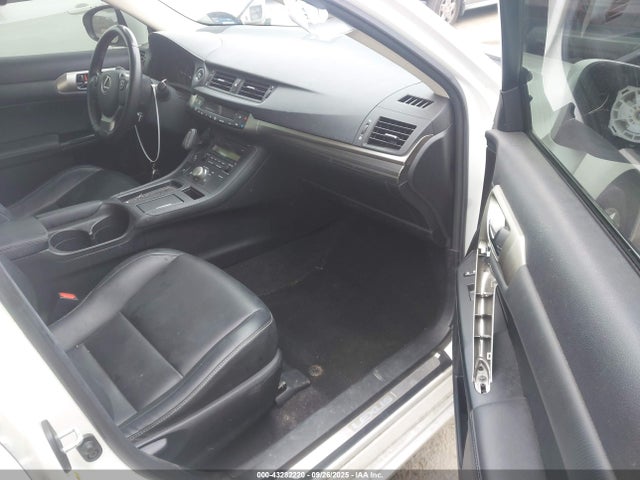 2016 LEXUS CT 200H JTHKD5BH4G2263201 Photo 4