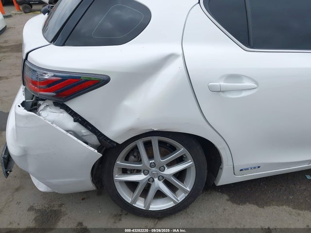 2016 LEXUS CT 200H JTHKD5BH4G2263201 Photo 5