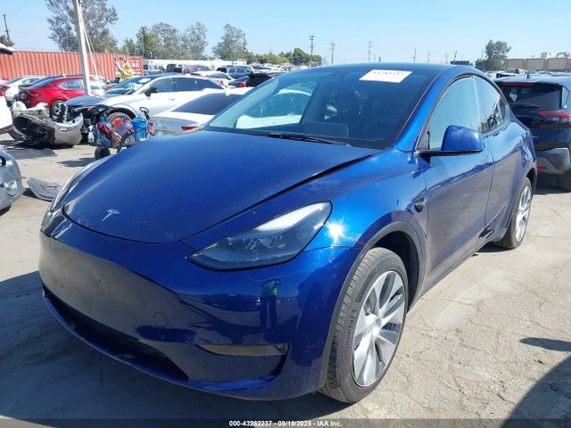2023 TESLA MODEL Y 7SAYGDEE2PF741808 Photo 1