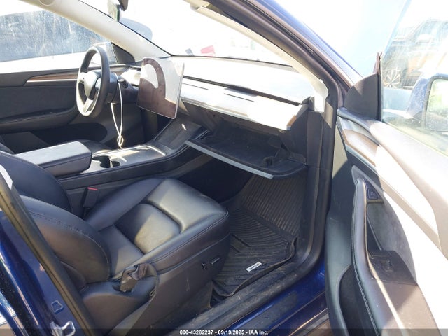 2023 TESLA MODEL Y 7SAYGDEE2PF741808 Photo 4