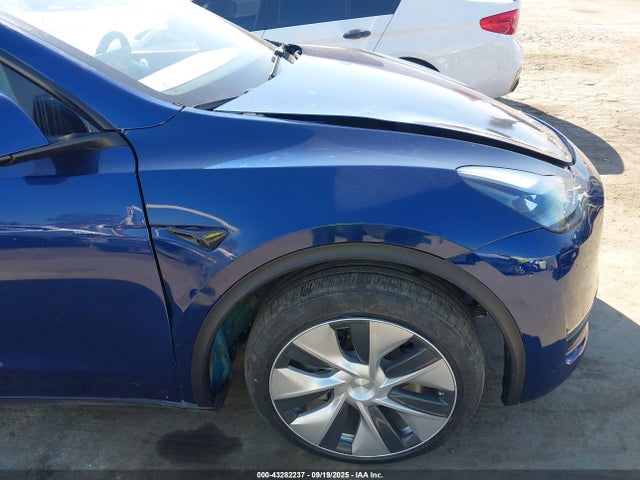 2023 TESLA MODEL Y 7SAYGDEE2PF741808 Photo 5