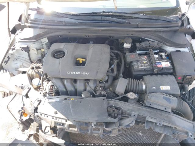2017 HYUNDAI ELANTRA KMHD74LF4HU119819 Photo 9
