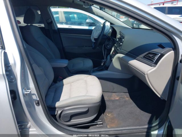 2017 HYUNDAI ELANTRA KMHD74LF4HU119819 Photo 4