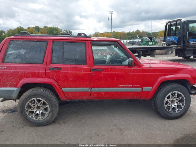 Продажа на аукционе авто 2001 Jeep Cherokee Sport, vin: 1J4FF48S01L586313, номер лота: 43282305