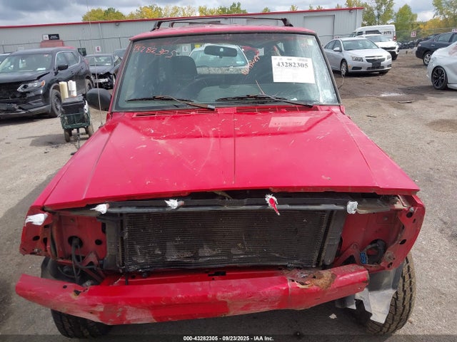 Продажа на аукционе авто 2001 Jeep Cherokee Sport, vin: 1J4FF48S01L586313, номер лота: 43282305