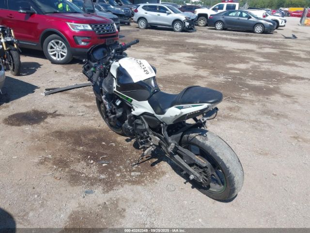 2022 KAWASAKI EX650 ML5EXEN19NDA63871 Photo 2