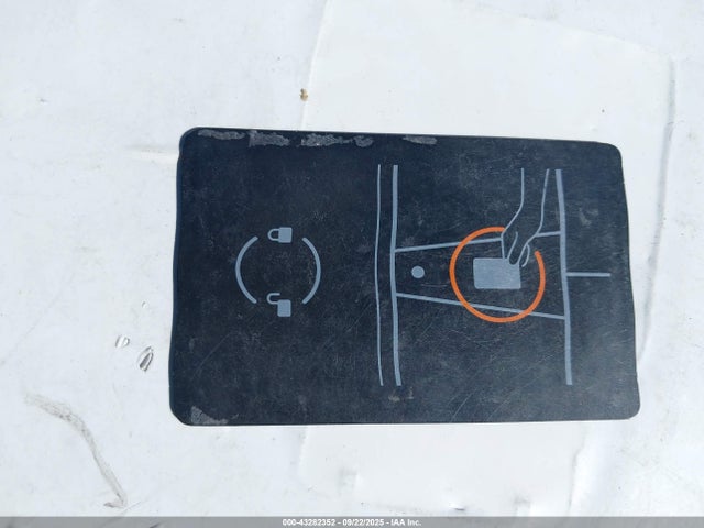 2022 TESLA MODEL X 7SAXCDE5XNF358896 Photo 10