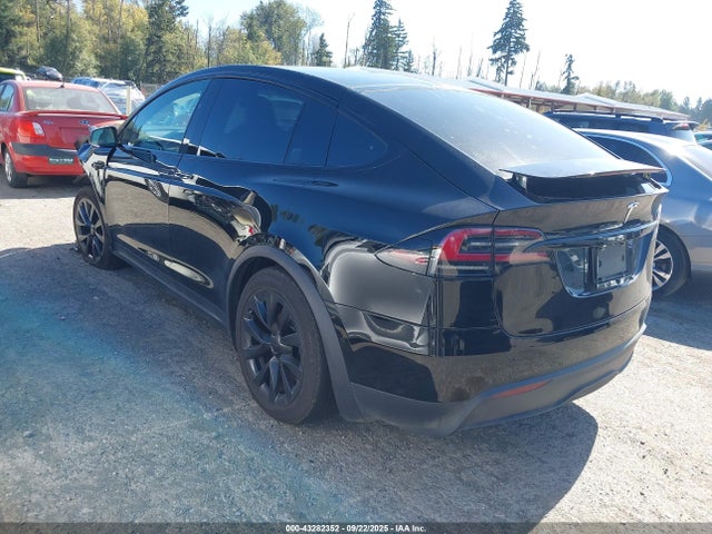2022 TESLA MODEL X 7SAXCDE5XNF358896 Photo 2