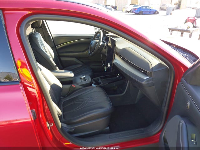 3FMTK2SU6NMA27559 Ford Mustang Mach-e California Route 1