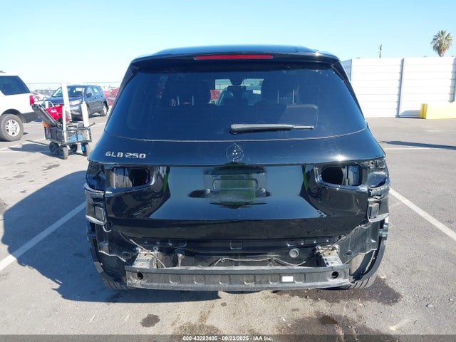 W1N4M4GB1MW086998 Mercedes-Benz GLB 250