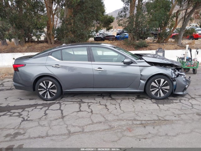1N4BL4DV3KC121898 Nissan 2019