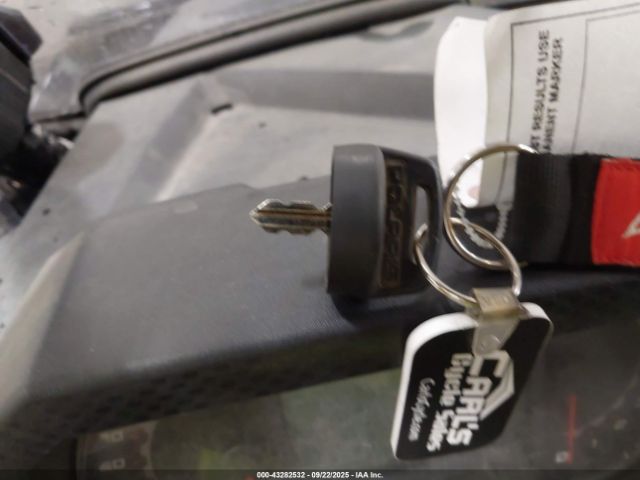 2019 POLARIS RZR 3NSVFE992KH844891 Photo 10