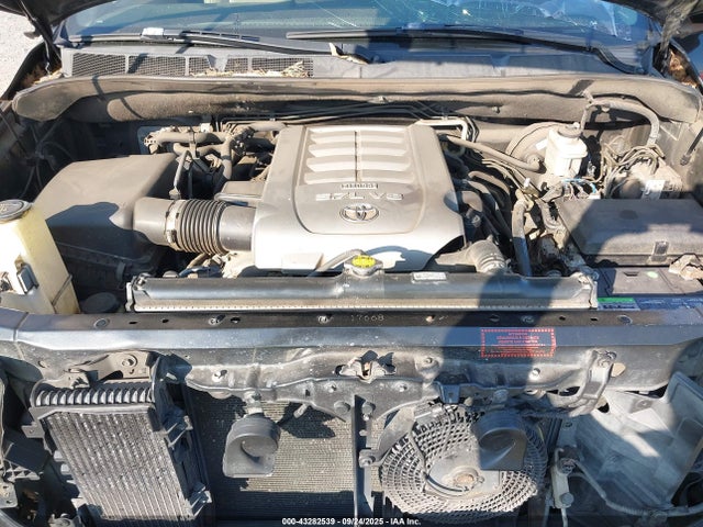 Продажа на аукционе авто 2010 Toyota Sequoia Platinum 5.7l V8, vin: 5TDDW5G18AS028476, номер лота: 43282539